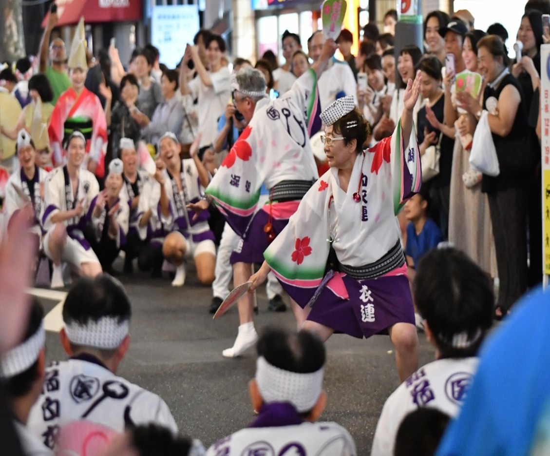 神楽坂 阿波踊りの様子 